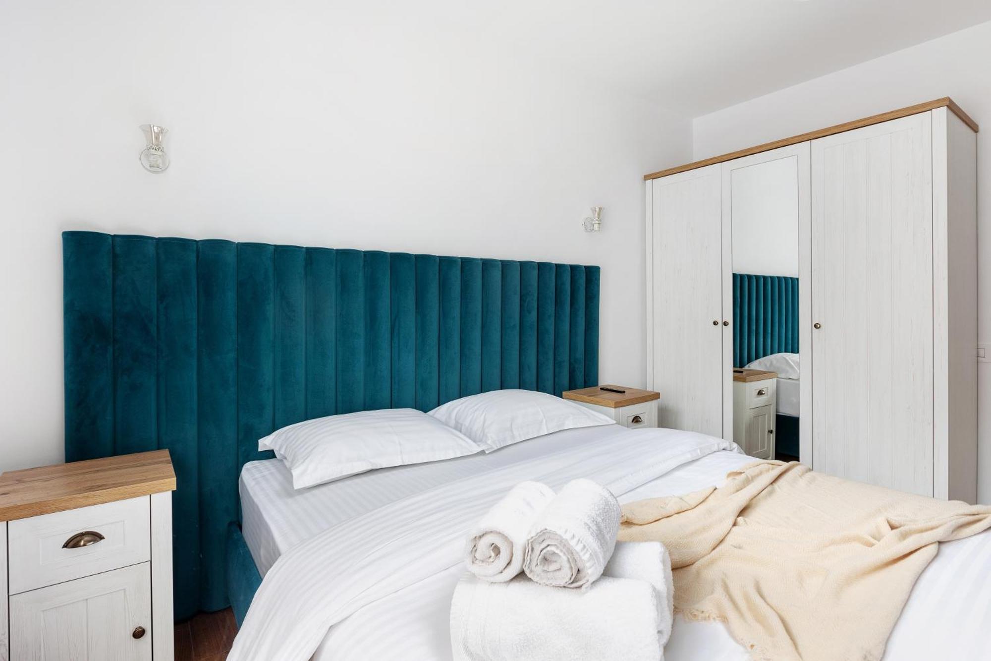 Peak Aparthotel - Old Town - By Cityhost Brašov Exteriér fotografie