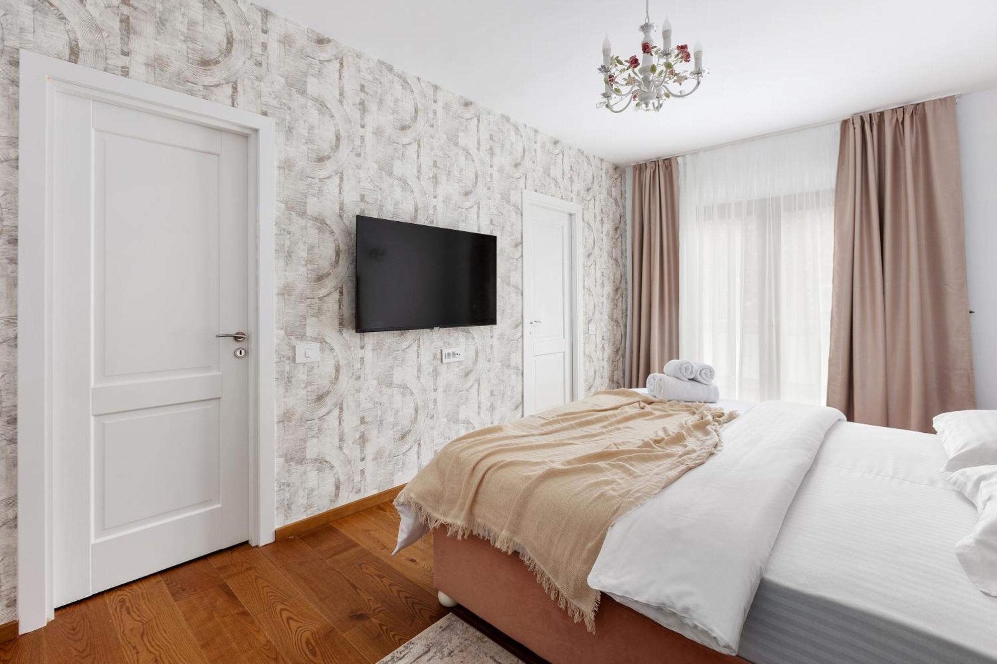 Peak Aparthotel - Old Town - By Cityhost Brašov Exteriér fotografie