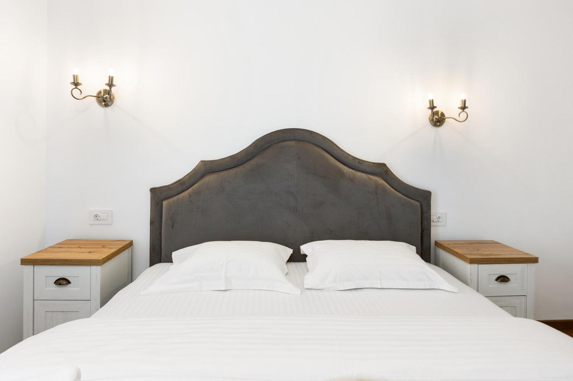 Peak Aparthotel - Old Town - By Cityhost Brašov Exteriér fotografie