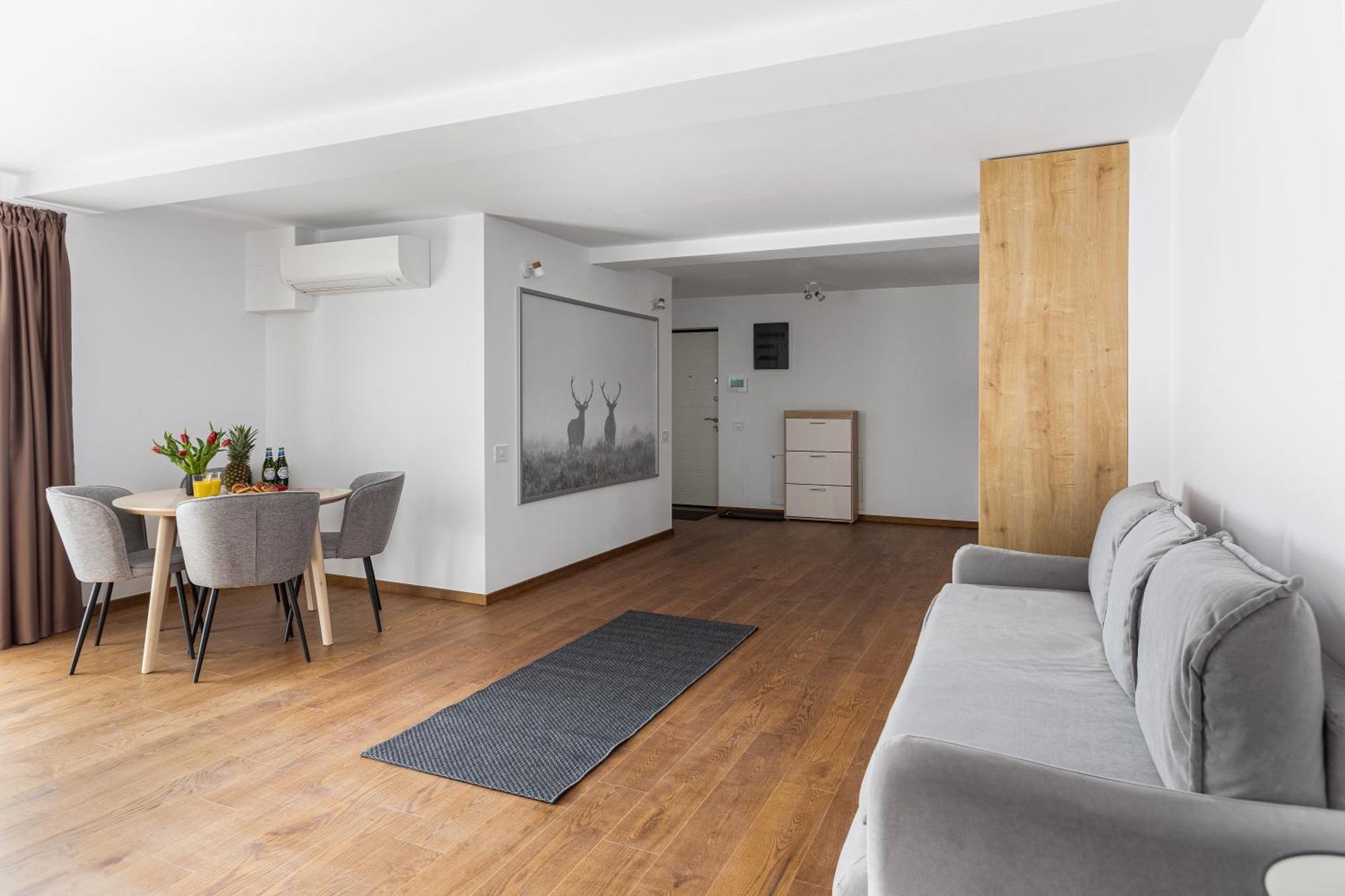Peak Aparthotel - Old Town - By Cityhost Brašov Exteriér fotografie