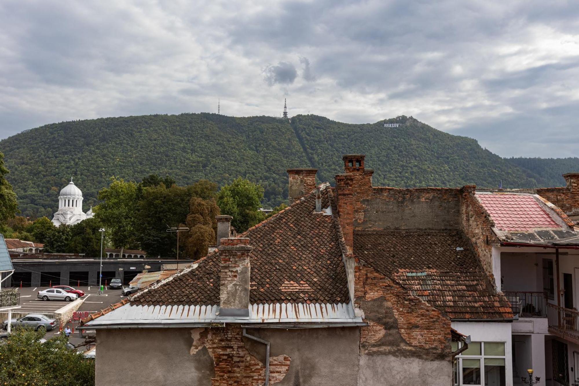 Peak Aparthotel - Old Town - By Cityhost Brašov Exteriér fotografie