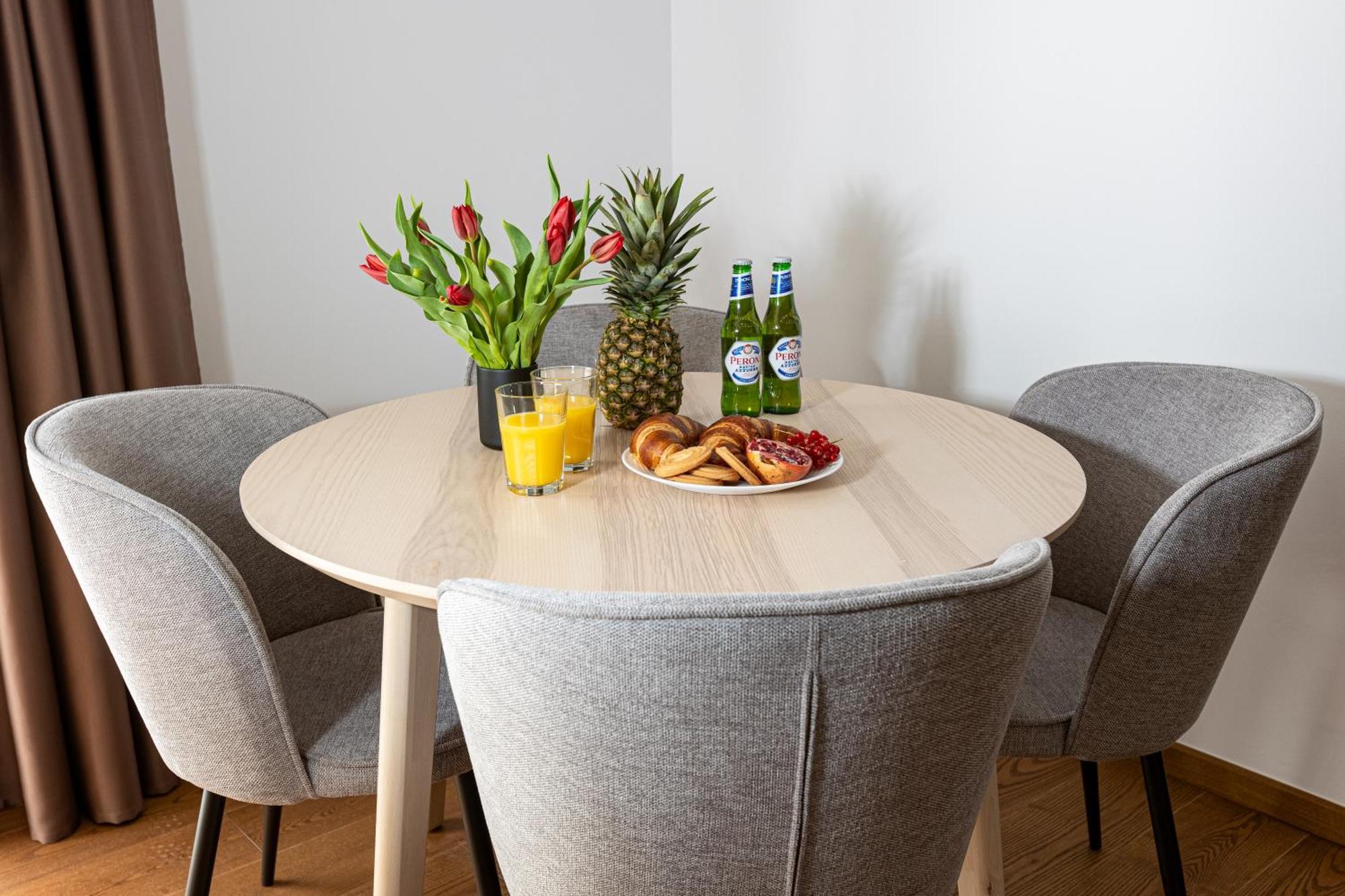 Peak Aparthotel - Old Town - By Cityhost Brašov Exteriér fotografie