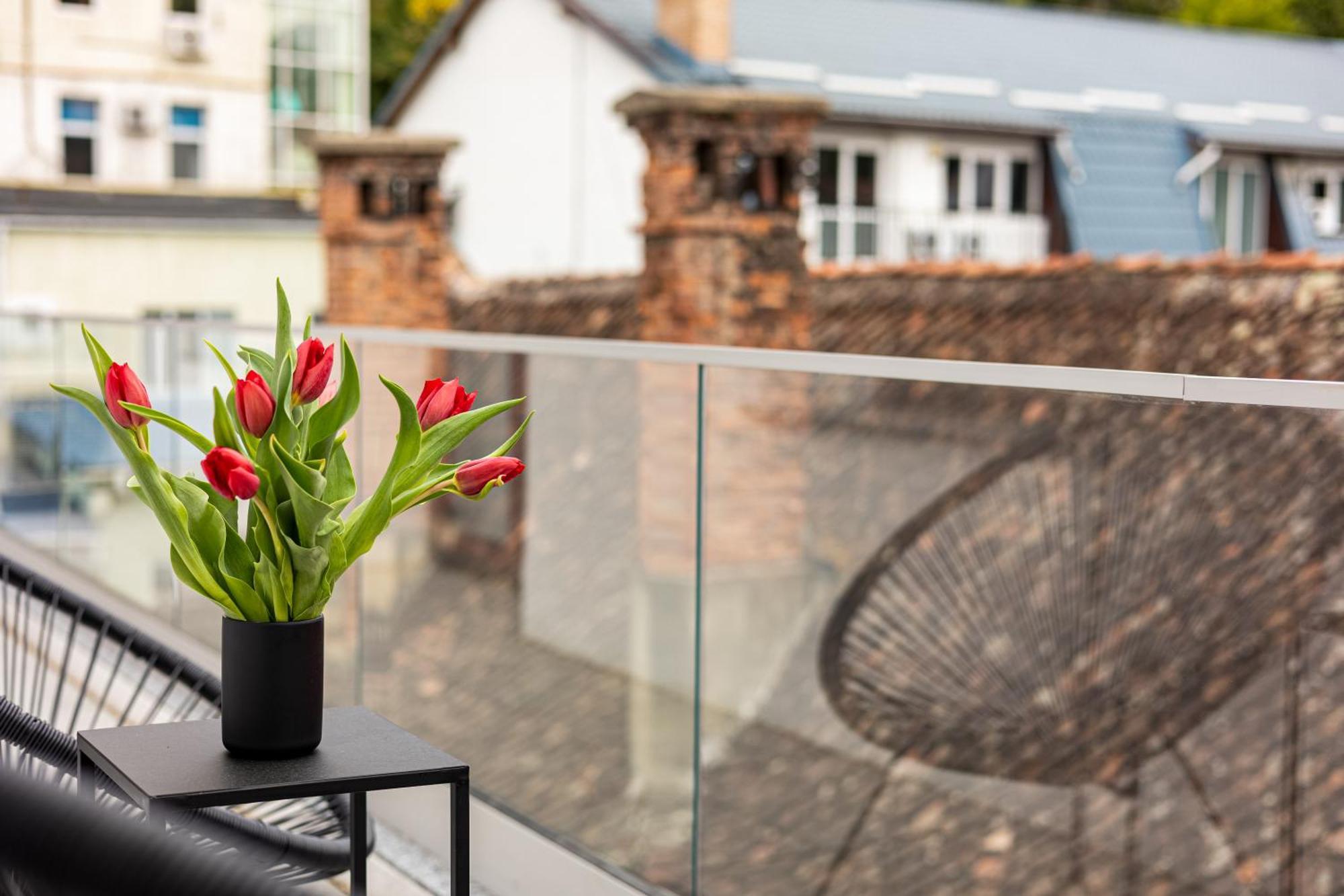 Peak Aparthotel - Old Town - By Cityhost Brašov Exteriér fotografie