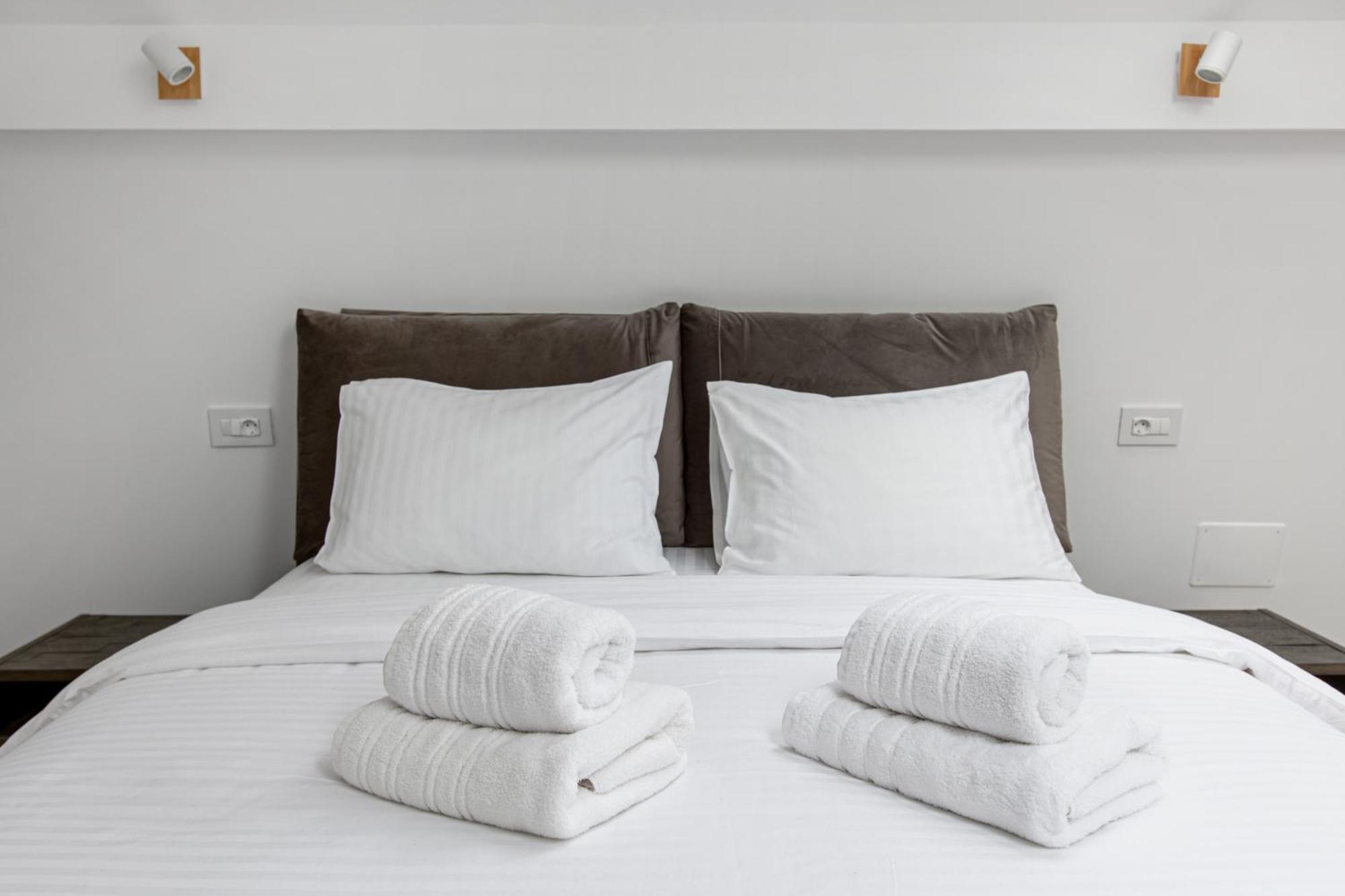 Peak Aparthotel - Old Town - By Cityhost Brašov Exteriér fotografie