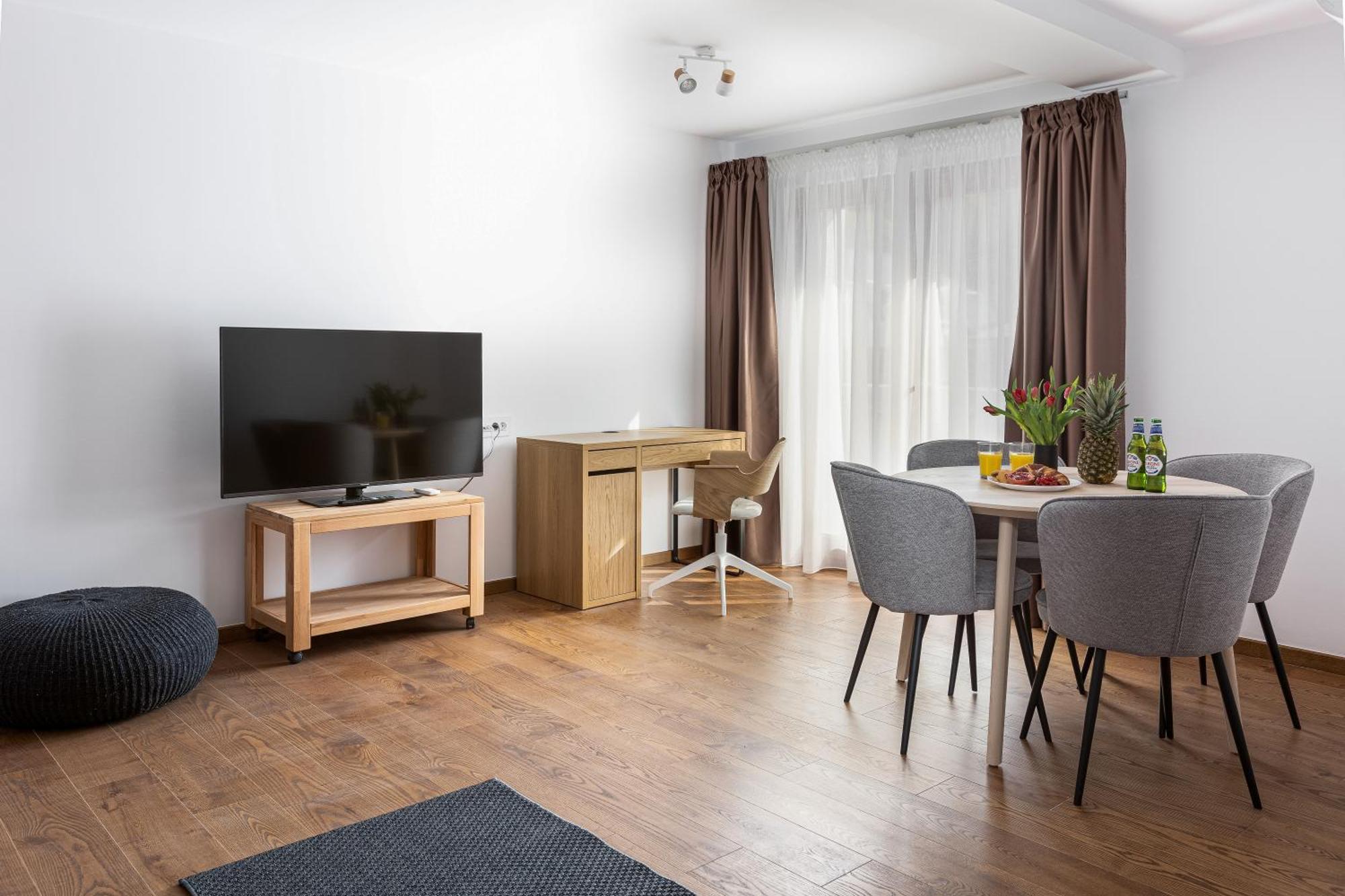 Peak Aparthotel - Old Town - By Cityhost Brašov Exteriér fotografie