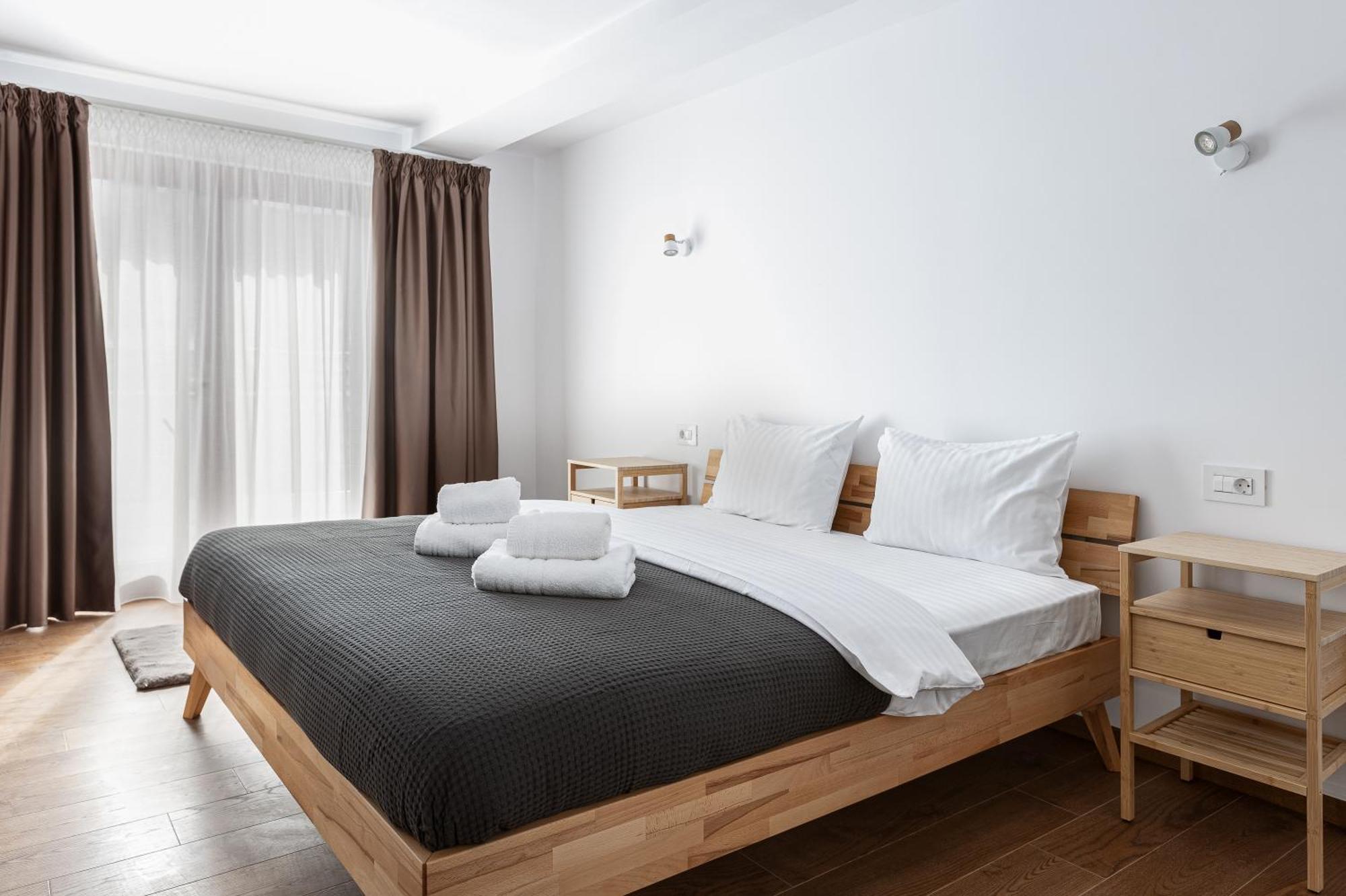 Peak Aparthotel - Old Town - By Cityhost Brašov Exteriér fotografie