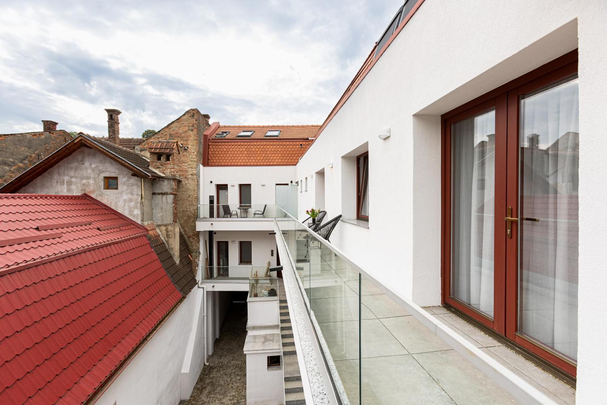 Peak Aparthotel - Old Town - By Cityhost Brašov Exteriér fotografie