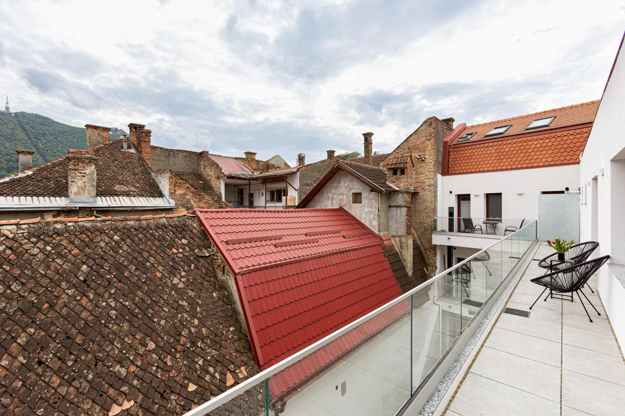 Peak Aparthotel - Old Town - By Cityhost Brašov Exteriér fotografie